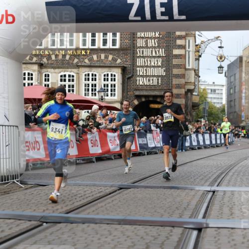 05.10.2025 - 20. swb-Marathon Bremen Yannick Fuchs http://msf.ph/oto/9237261 05.10.2025 10:38:54 Ziel 9341, 10352, 10409, 10517, 10862, 11132 meine-sportfotos.de