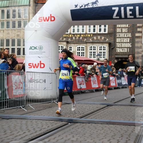 05.10.2025 - 20. swb-Marathon Bremen Yannick Fuchs http://msf.ph/oto/9237279 05.10.2025 10:38:54 Ziel 9341, 10352, 10409, 10517, 10862, 11132 meine-sportfotos.de