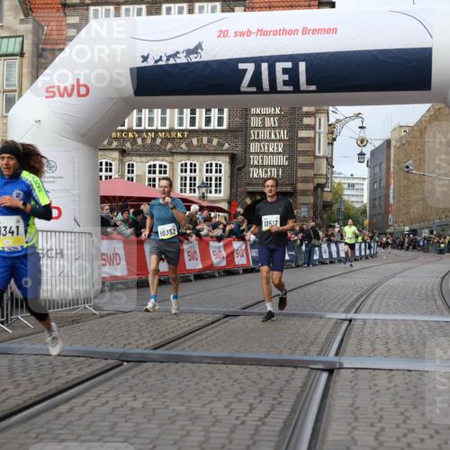 05.10.2025 - 20. swb-Marathon Bremen Yannick Fuchs http://msf.ph/oto/9237328 05.10.2025 10:38:55 Ziel 9341, 10352, 10409, 10517, 10862, 11132 meine-sportfotos.de