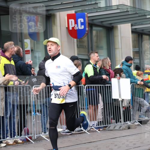 05.10.2025 - 20. swb-Marathon Bremen Strokosch-Dieckow http://msf.ph/oto/9237474 05.10.2025 10:45:29 Ziel 28, 8000, 9200, 9222, 9285, 9397, 9709, 9876, 9960, 10053, 10090, 10350, 10639, 10773, 10792, 10823, 11617, 11678, 11745, 28, 8000, 9200, 9222, 9285, 9397, 9709, 9876, 9960, 10053, 10090, 10350, 10639, 10773, 10792, 10823, 11617, 11678, 11745 meine-sportfotos.de