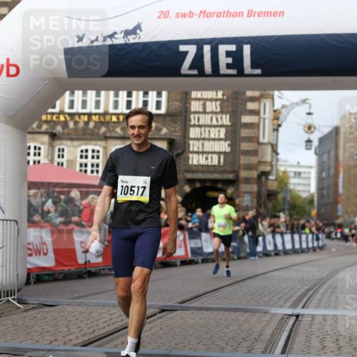 05.10.2025 - 20. swb-Marathon Bremen Yannick Fuchs http://msf.ph/oto/9237511 05.10.2025 10:38:58 Ziel 9341, 10352, 10409, 10517, 10967, 11132 meine-sportfotos.de