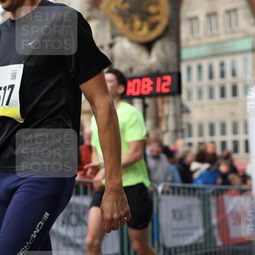 05.10.2025 - 20. swb-Marathon Bremen Yannick Fuchs http://msf.ph/oto/9237650 05.10.2025 10:39:02 Ziel 10352, 10967 meine-sportfotos.de
