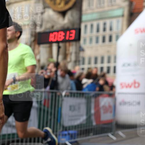 05.10.2025 - 20. swb-Marathon Bremen Yannick Fuchs http://msf.ph/oto/9237680 05.10.2025 10:39:02 Ziel 10352, 10967 meine-sportfotos.de