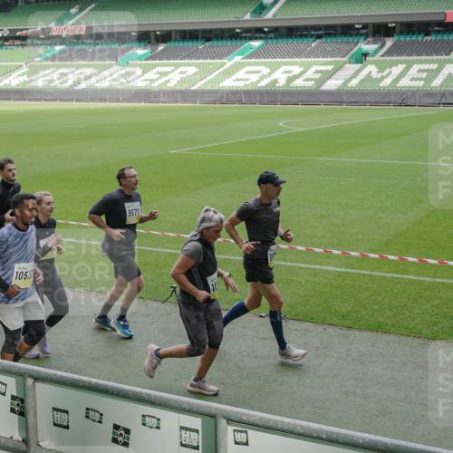 05.10.2025 - 20. swb-Marathon Bremen Michael Burmester http://msf.ph/oto/9237883 05.10.2025 10:33:22 Laufen im Stadion 7077, 9000, 9187, 9195, 9197, 9221, 9258, 9260, 9282, 9295, 9318, 9359, 9367, 9392, 9402, 9407, 9424, 9461, 9464, 9475, 9492, 9520, 9539, 9541, 9560, 9569, 9570, 9574, 9577, 9633, 9650, 9654, 9703, 9717, 9754, 9835, 9855, 9856, 9900, 9918, 9933, 9935, 9939, 9950, 10007, 10008, 10032, 10034, 10042, 10097, 10174, 10232, 10233, 10234, 10253, 10256, 10308, 10309, 10323, 10326, 10349, 10387, 10394, 10402, 10436, 10475, 10484, 10533, 10591, 10755, 10794, 10915, 10992, 7165 meine-sportfotos.de