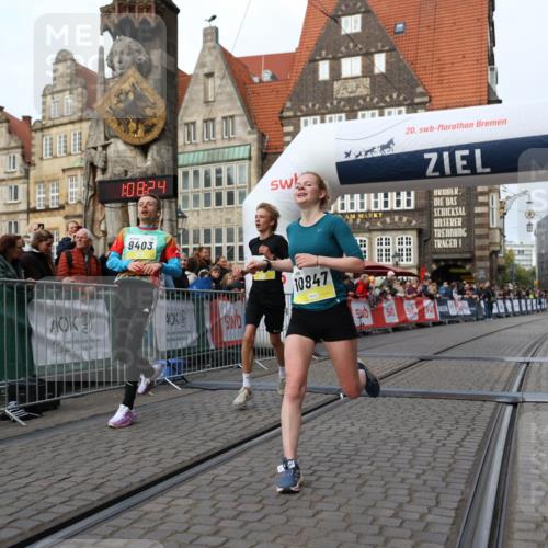 05.10.2025 - 20. swb-Marathon Bremen Yannick Fuchs http://msf.ph/oto/9238131 05.10.2025 10:39:13 Ziel 9403, 10847, 11594 meine-sportfotos.de