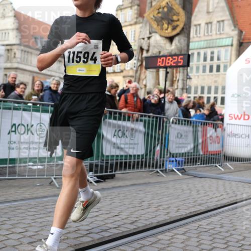 05.10.2025 - 20. swb-Marathon Bremen Yannick Fuchs http://msf.ph/oto/9238229 05.10.2025 10:39:15 Ziel 9403, 10847, 11594 meine-sportfotos.de