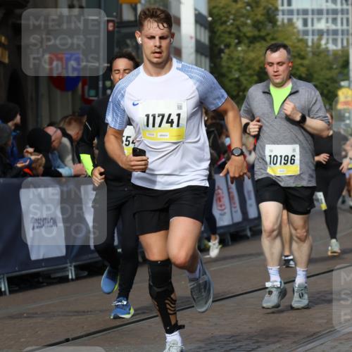 05.10.2025 - 20. swb-Marathon Bremen Strokosch-Dieckow http://msf.ph/oto/9238255 05.10.2025 10:56:16 Ziel 9258, 9855, 10028, 10191, 10196, 10424, 10590, 10992, 11364, 11554, 11630, 11662, 11741 meine-sportfotos.de