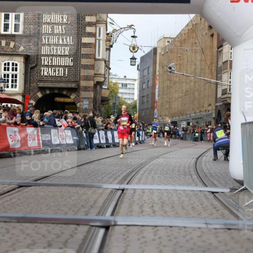 05.10.2025 - 20. swb-Marathon Bremen Yannick Fuchs http://msf.ph/oto/9238289 05.10.2025 10:39:22 Ziel 10908 meine-sportfotos.de