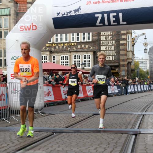 05.10.2025 - 20. swb-Marathon Bremen Yannick Fuchs http://msf.ph/oto/9238814 05.10.2025 10:39:29 Ziel 7111, 9239, 9863, 10908, 11067, 11343 meine-sportfotos.de