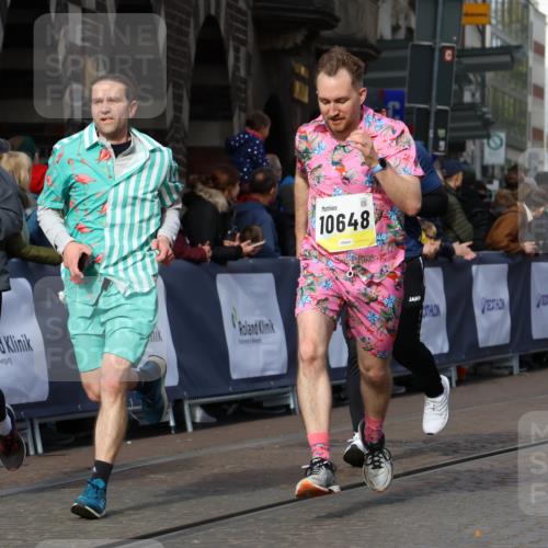 05.10.2025 - 20. swb-Marathon Bremen Strokosch-Dieckow http://msf.ph/oto/9238840 05.10.2025 10:56:31 Ziel 9547, 9790, 9886, 10005, 10008, 10042, 10179, 10387, 10546, 10648, 10971, 11100, 11253, 11260, 11571, 11691 meine-sportfotos.de