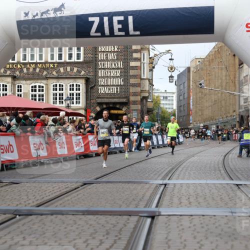 05.10.2025 - 20. swb-Marathon Bremen Yannick Fuchs http://msf.ph/oto/9239166 05.10.2025 10:39:40 Ziel 9289, 9671, 10525, 11474 meine-sportfotos.de