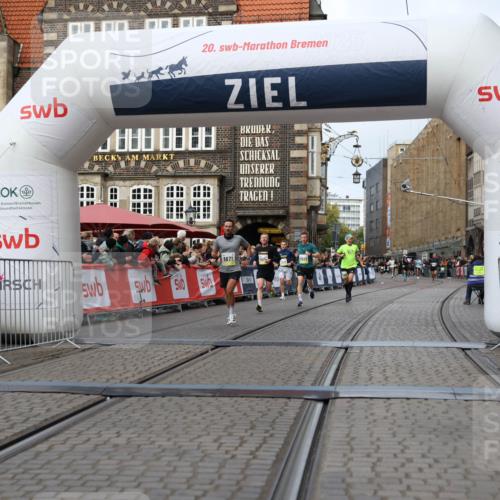 05.10.2025 - 20. swb-Marathon Bremen Yannick Fuchs http://msf.ph/oto/9239190 05.10.2025 10:39:40 Ziel 9289, 9671, 10525, 11474 meine-sportfotos.de