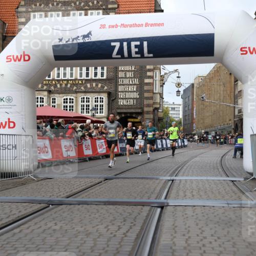 05.10.2025 - 20. swb-Marathon Bremen Yannick Fuchs http://msf.ph/oto/9239199 05.10.2025 10:39:40 Ziel 9289, 9671, 10525, 11474 meine-sportfotos.de