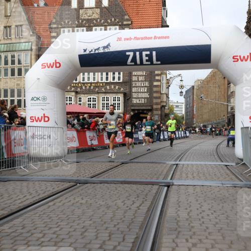 05.10.2025 - 20. swb-Marathon Bremen Yannick Fuchs http://msf.ph/oto/9239244 05.10.2025 10:39:41 Ziel 9289, 9671, 10525, 11418, 11474 meine-sportfotos.de