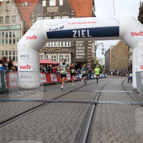05.10.2025 - 20. swb-Marathon Bremen Yannick Fuchs http://msf.ph/oto/9239266 05.10.2025 10:39:41 Ziel 9289, 9671, 10525, 11418, 11474 meine-sportfotos.de