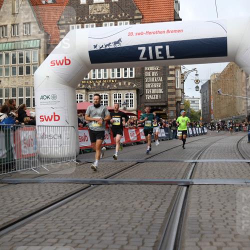 05.10.2025 - 20. swb-Marathon Bremen Yannick Fuchs http://msf.ph/oto/9239337 05.10.2025 10:39:42 Ziel 9289, 9671, 10525, 11418, 11474 meine-sportfotos.de