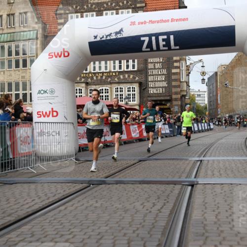 05.10.2025 - 20. swb-Marathon Bremen Yannick Fuchs http://msf.ph/oto/9239350 05.10.2025 10:39:42 Ziel 9289, 9671, 10525, 11418, 11474 meine-sportfotos.de