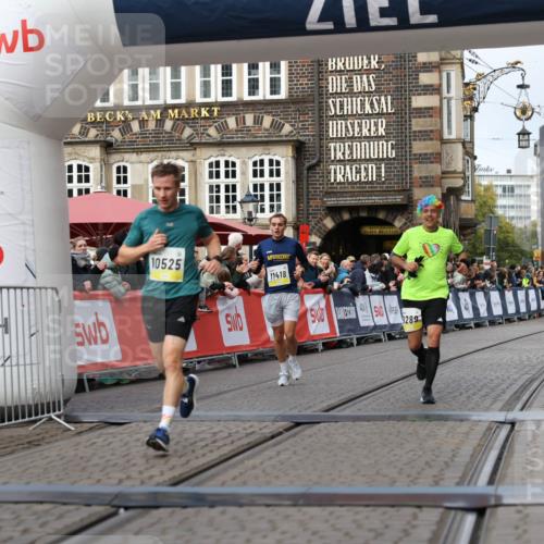 05.10.2025 - 20. swb-Marathon Bremen Yannick Fuchs http://msf.ph/oto/9239436 05.10.2025 10:39:43 Ziel 9289, 9671, 10525, 11418, 11474 meine-sportfotos.de