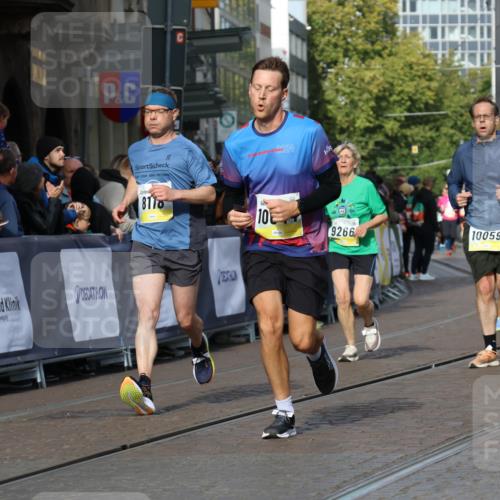 05.10.2025 - 20. swb-Marathon Bremen Strokosch-Dieckow http://msf.ph/oto/9239447 05.10.2025 10:56:39 Ziel 8118, 9266, 9547, 9886, 10008, 10059, 10644, 10683, 10971, 11426, 11475, 11691, 11734 meine-sportfotos.de