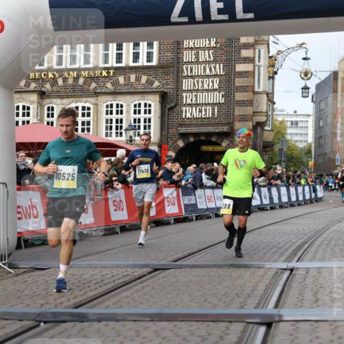 05.10.2025 - 20. swb-Marathon Bremen Yannick Fuchs http://msf.ph/oto/9239455 05.10.2025 10:39:43 Ziel 9289, 9671, 10525, 11418, 11474 meine-sportfotos.de
