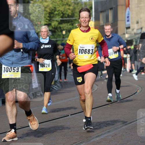 05.10.2025 - 20. swb-Marathon Bremen Strokosch-Dieckow http://msf.ph/oto/9239478 05.10.2025 10:56:41 Ziel 8118, 9188, 9266, 10059, 10644, 10683, 10845, 11426, 11475, 11675, 11734 meine-sportfotos.de