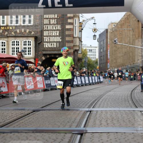 05.10.2025 - 20. swb-Marathon Bremen Yannick Fuchs http://msf.ph/oto/9239496 05.10.2025 10:39:44 Ziel 9289, 9671, 10525, 11418, 11474 meine-sportfotos.de