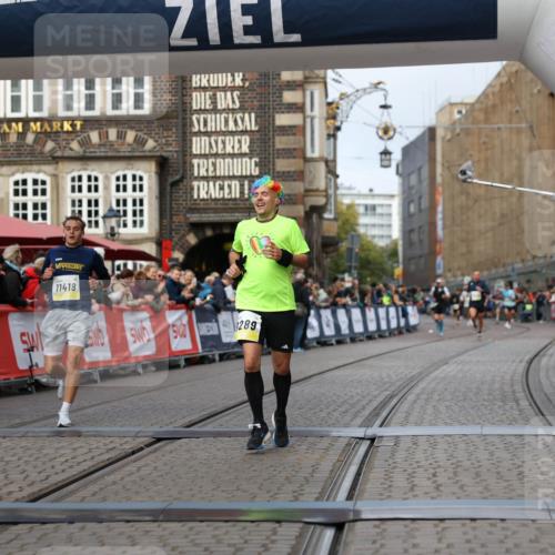 05.10.2025 - 20. swb-Marathon Bremen Yannick Fuchs http://msf.ph/oto/9239545 05.10.2025 10:39:44 Ziel 9289, 9671, 10525, 11418, 11474 meine-sportfotos.de