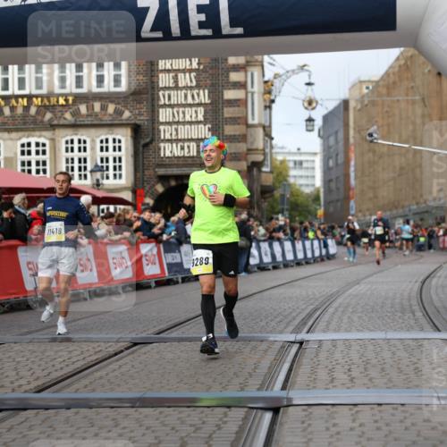 05.10.2025 - 20. swb-Marathon Bremen Yannick Fuchs http://msf.ph/oto/9239567 05.10.2025 10:39:44 Ziel 9289, 9671, 10525, 11418, 11474 meine-sportfotos.de