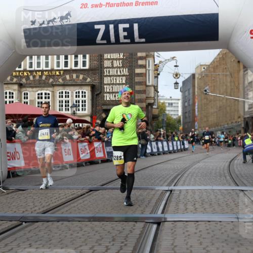 05.10.2025 - 20. swb-Marathon Bremen Yannick Fuchs http://msf.ph/oto/9239584 05.10.2025 10:39:45 Ziel 9289, 9671, 10525, 11418, 11474 meine-sportfotos.de