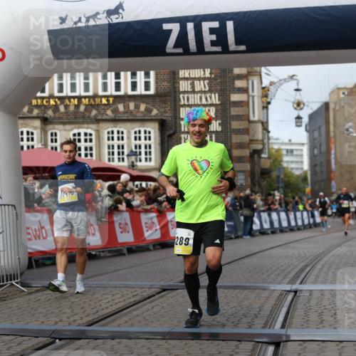 05.10.2025 - 20. swb-Marathon Bremen Yannick Fuchs http://msf.ph/oto/9239611 05.10.2025 10:39:45 Ziel 9289, 9671, 10525, 11418, 11474 meine-sportfotos.de