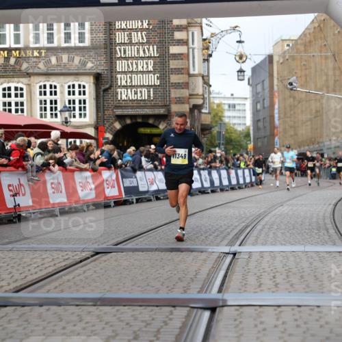 05.10.2025 - 20. swb-Marathon Bremen Yannick Fuchs http://msf.ph/oto/9239791 05.10.2025 10:39:50 Ziel 9289, 10753, 11349, 11418 meine-sportfotos.de