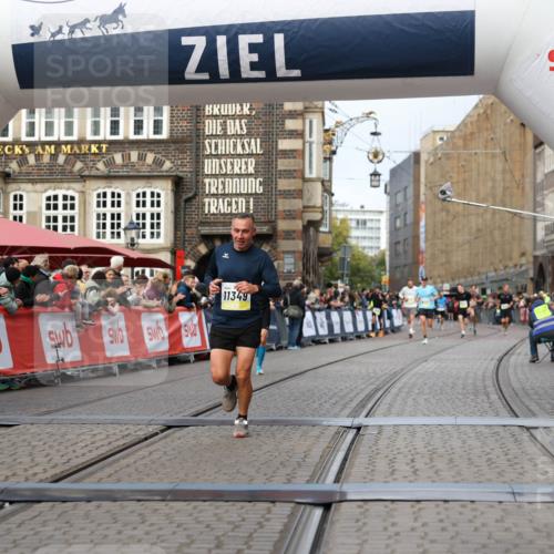 05.10.2025 - 20. swb-Marathon Bremen Yannick Fuchs http://msf.ph/oto/9239824 05.10.2025 10:39:50 Ziel 9289, 10753, 11349, 11418 meine-sportfotos.de