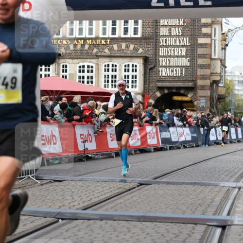 05.10.2025 - 20. swb-Marathon Bremen Yannick Fuchs http://msf.ph/oto/9239932 05.10.2025 10:39:52 Ziel 10753, 11349 meine-sportfotos.de
