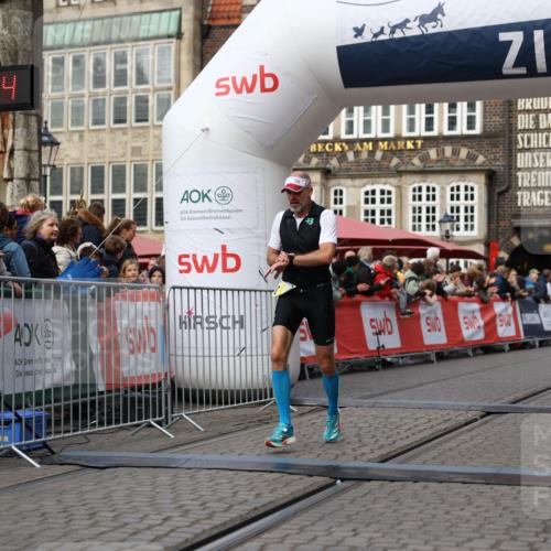 05.10.2025 - 20. swb-Marathon Bremen Yannick Fuchs http://msf.ph/oto/9239995 05.10.2025 10:39:53 Ziel 10052, 10171, 10753, 11349 meine-sportfotos.de