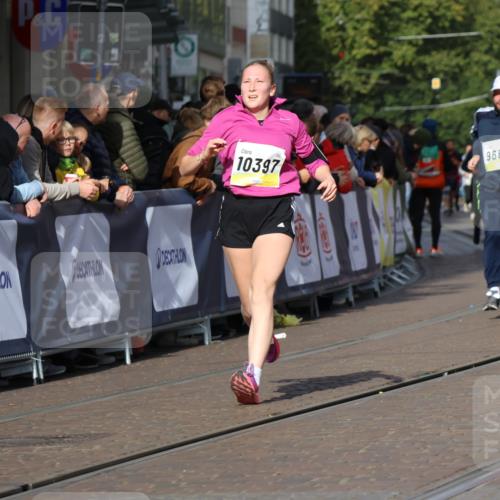 05.10.2025 - 20. swb-Marathon Bremen Strokosch-Dieckow http://msf.ph/oto/9240034 05.10.2025 10:56:52 Ziel 9669, 10105, 10145, 10397, 10867, 10924, 11168, 11274, 11675 meine-sportfotos.de