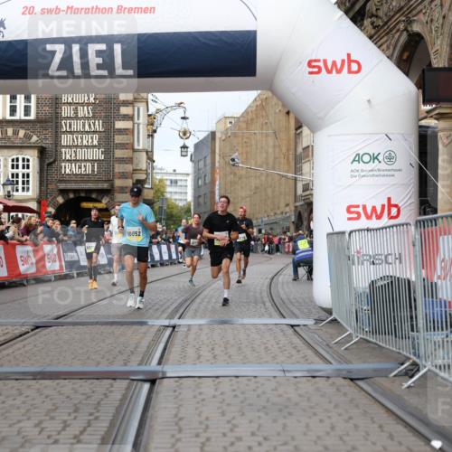 05.10.2025 - 20. swb-Marathon Bremen Yannick Fuchs http://msf.ph/oto/9240162 05.10.2025 10:39:56 Ziel 9922, 10052, 10171, 10175, 10176, 10753, 11335, 11349 meine-sportfotos.de