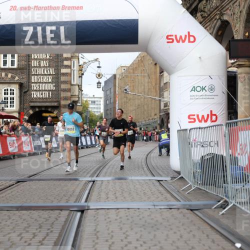 05.10.2025 - 20. swb-Marathon Bremen Yannick Fuchs http://msf.ph/oto/9240175 05.10.2025 10:39:56 Ziel 9922, 10052, 10171, 10175, 10176, 10753, 11335, 11349 meine-sportfotos.de