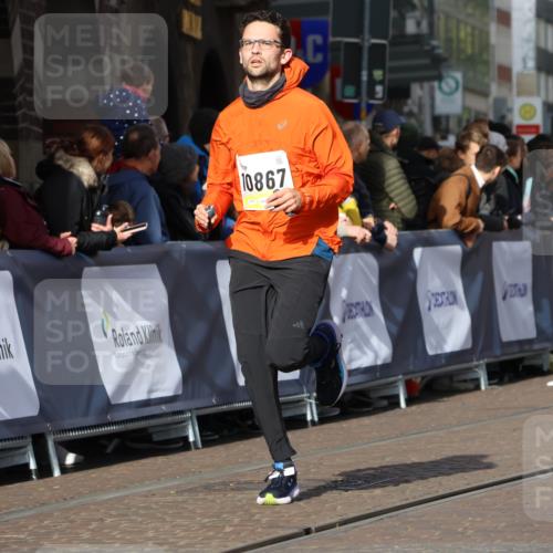 05.10.2025 - 20. swb-Marathon Bremen Strokosch-Dieckow http://msf.ph/oto/9240294 05.10.2025 10:57:01 Ziel 5172, 9231, 9314, 9451, 9797, 9937, 10069, 10867, 11168, 11435, 11566 meine-sportfotos.de