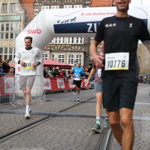 05.10.2025 - 20. swb-Marathon Bremen Yannick Fuchs http://msf.ph/oto/9240511 05.10.2025 10:40:00 Ziel 9213, 9922, 10052, 10171, 10175, 10176, 11335 meine-sportfotos.de