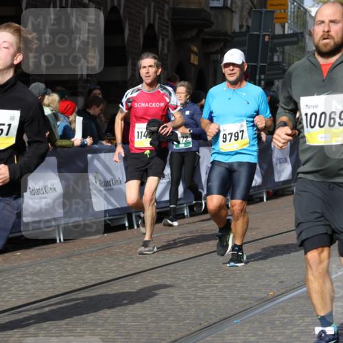 05.10.2025 - 20. swb-Marathon Bremen Strokosch-Dieckow http://msf.ph/oto/9240602 05.10.2025 10:57:04 Ziel 5172, 9231, 9314, 9451, 9577, 9797, 9937, 10069, 10545, 10917, 11138, 11202, 11434, 11435, 11566, 11686 meine-sportfotos.de
