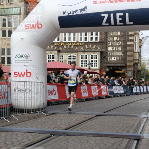05.10.2025 - 20. swb-Marathon Bremen Yannick Fuchs http://msf.ph/oto/9240609 05.10.2025 10:40:08 Ziel 10276 meine-sportfotos.de
