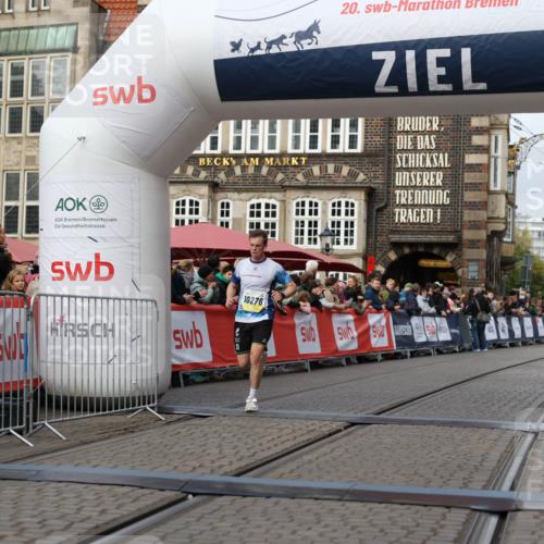 05.10.2025 - 20. swb-Marathon Bremen Yannick Fuchs http://msf.ph/oto/9240630 05.10.2025 10:40:08 Ziel 10276 meine-sportfotos.de