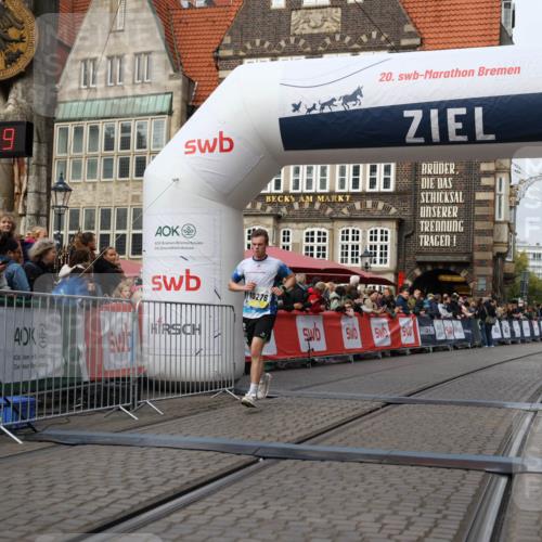 05.10.2025 - 20. swb-Marathon Bremen Yannick Fuchs http://msf.ph/oto/9240639 05.10.2025 10:40:08 Ziel 10276 meine-sportfotos.de