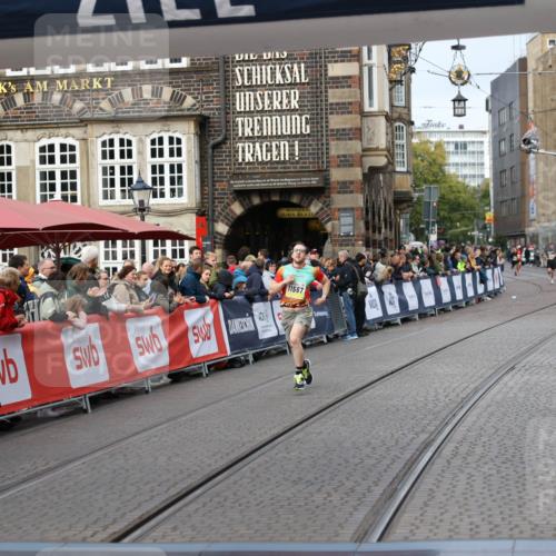 05.10.2025 - 20. swb-Marathon Bremen Yannick Fuchs http://msf.ph/oto/9240671 05.10.2025 10:40:11 Ziel 10276, 11567 meine-sportfotos.de