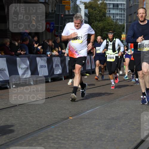 05.10.2025 - 20. swb-Marathon Bremen Strokosch-Dieckow http://msf.ph/oto/9241264 05.10.2025 10:57:16 Ziel 7101, 9260, 9292, 9450, 9489, 9550, 9844, 9947, 10169, 10281, 10293, 10367, 10657, 11015, 11596 meine-sportfotos.de