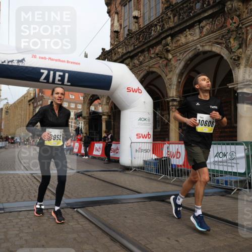 05.10.2025 - 20. swb-Marathon Bremen Yannick Fuchs http://msf.ph/oto/9241661 05.10.2025 10:41:16 Ziel 10606, 10952 meine-sportfotos.de