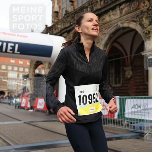 05.10.2025 - 20. swb-Marathon Bremen Yannick Fuchs http://msf.ph/oto/9241701 05.10.2025 10:41:16 Ziel 10606, 10952 meine-sportfotos.de