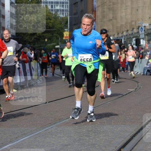 05.10.2025 - 20. swb-Marathon Bremen Strokosch-Dieckow http://msf.ph/oto/9241865 05.10.2025 10:57:24 Ziel 7101, 9000, 9215, 9260, 9550, 9625, 10139, 10281, 10367, 10645, 10950, 11606 meine-sportfotos.de