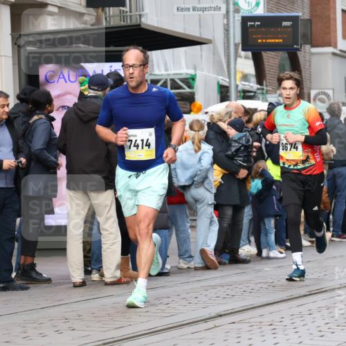 05.10.2025 - 20. swb-Marathon Bremen Strokosch-Dieckow http://msf.ph/oto/9241939 05.10.2025 10:48:28 Ziel 7414, 9255, 9261, 9406, 9482, 9583, 9674, 9729, 10047, 10303, 10799, 10877, 10973, 11096, 11248, 7414, 9255, 9261, 9406, 9482, 9583, 9674, 9729, 10047, 10303, 10799, 10877, 10973, 11096, 11248 meine-sportfotos.de