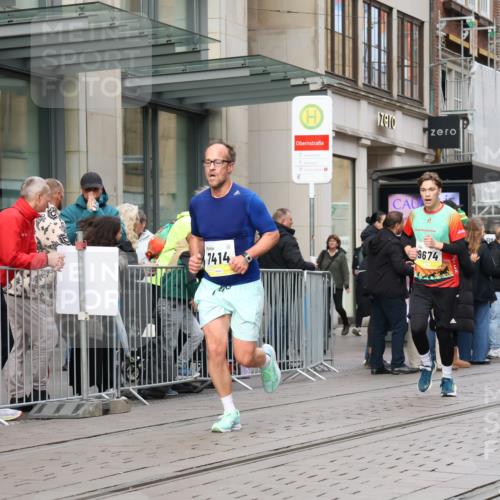 05.10.2025 - 20. swb-Marathon Bremen Strokosch-Dieckow http://msf.ph/oto/9242007 05.10.2025 10:48:30 Ziel 7414, 9216, 9255, 9261, 9482, 9583, 9674, 9729, 10047, 10303, 10733, 10799, 10877, 10973, 11096, 11248, 7414, 9216, 9255, 9261, 9482, 9583, 9674, 9729, 10047, 10303, 10733, 10799, 10877, 10973, 11096, 11248 meine-sportfotos.de